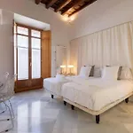 Hernando Colon Deluxe Suite by Valcambre